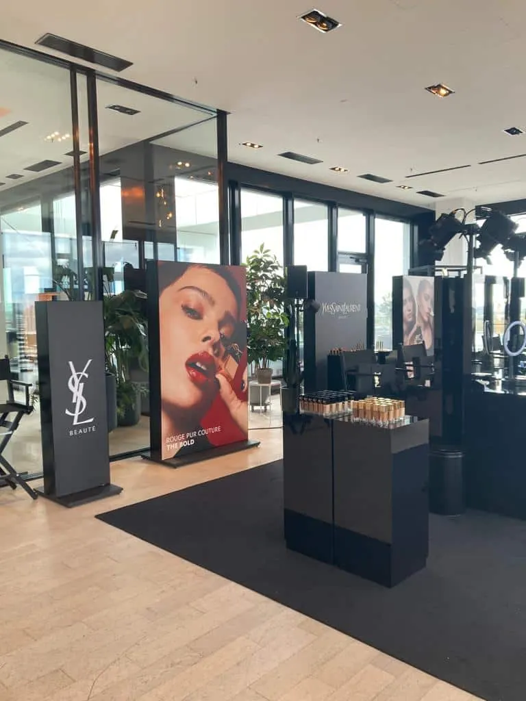 Corporate-Event-Location: Firmenevent mit Gästen in der Eventlocation von Place to be